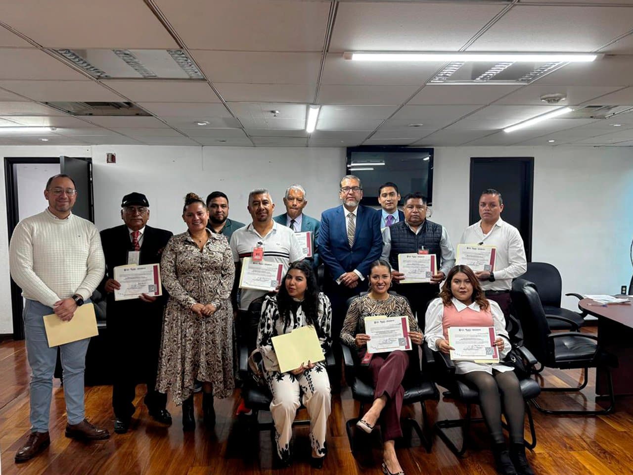 Entrega de la revalidación del permiso estatal de seguridad privada a TSC